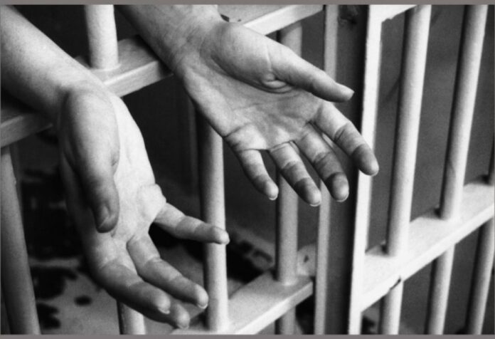 05 RISCO IMINENTE. Cadeia Feminina de Arenápolis é interditada por causa da superlotação extrema