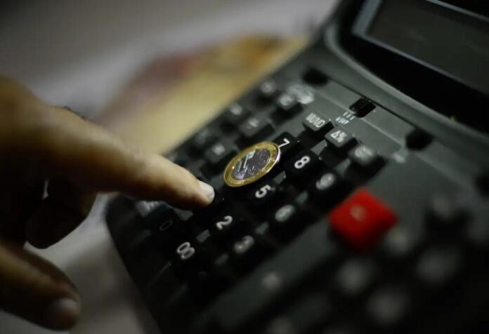 09 Brasil tem mais de 73,5 milhões de devedores