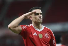 Borré faz dois, e Inter vira sobre o Grêmio pelo Gaúcho