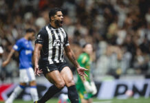 Atlético-MG vira o clássico contra o Cruzeiro e desencanta no Campeonato Mineiro