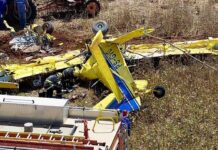 Corpo de Bombeiros realiza desencarceramento de corpo de vítima que ficou presa em ferragens após queda de avião agrícola