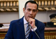 Congresso do Peru define novo presidente interino