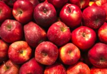 red apples