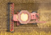 top view of a combine harvester in a field
