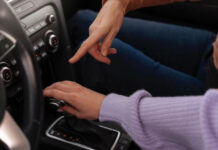 Projeto de lei quer distinguir CNH para carro automático e manual
