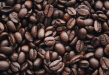 Café fica mais barato no campo coffee beans