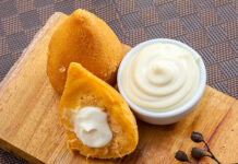 Coxinha de frango com catupiri