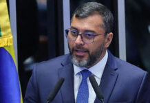 Após anunciar que ficaria, Wilson Lima renuncia ao governo do Amazonas