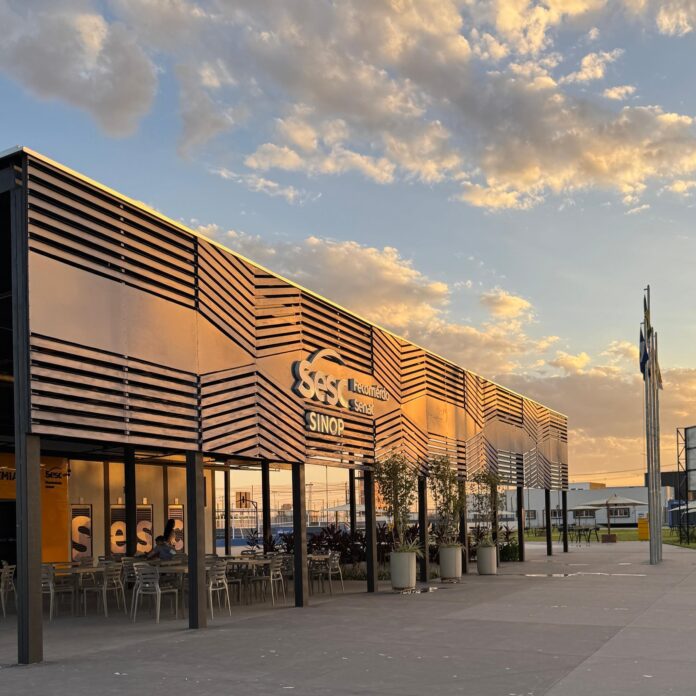 FACHADA SESC SINOP DIA