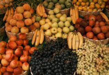 stand on fruit market