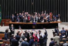 Câmara pode votar fim da escala 6×1 ainda esta semana