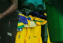 Cesta da Copa: produtos mais consumidos no período encareceram desde 2022 stacked brazilian football t shirts