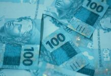 Com Selic a 14,5%, prefixados voltam ao radar dos investidores brazilian real banknotes in closeup