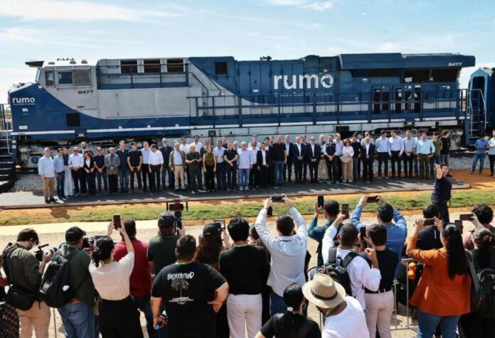 01 Numa solenidade concorrida, 1º trecho da Ferrovia Estadual foi inaugurado no último sábado