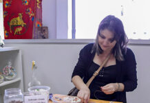 Projeto Conhecendo o Artesão deste sábado (13) recebe artesã responsável por artes feitas do biscuit